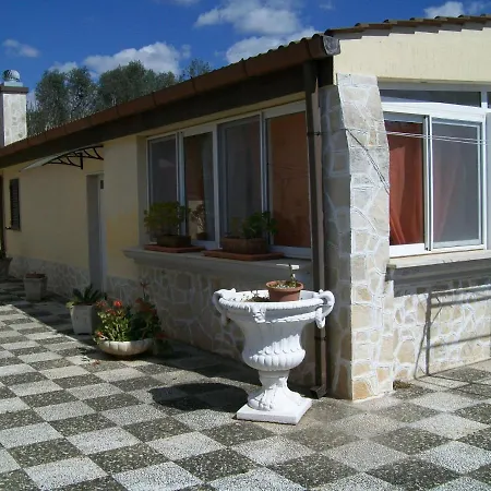Emma Villa Leporano